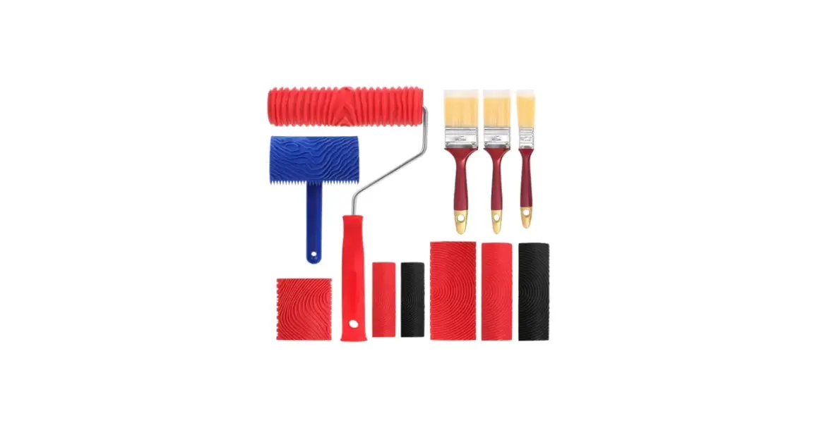 Set di rulli per pittura con vari motivi, tra cui un rullo effetto legno, pennelli e accessori per creare texture.