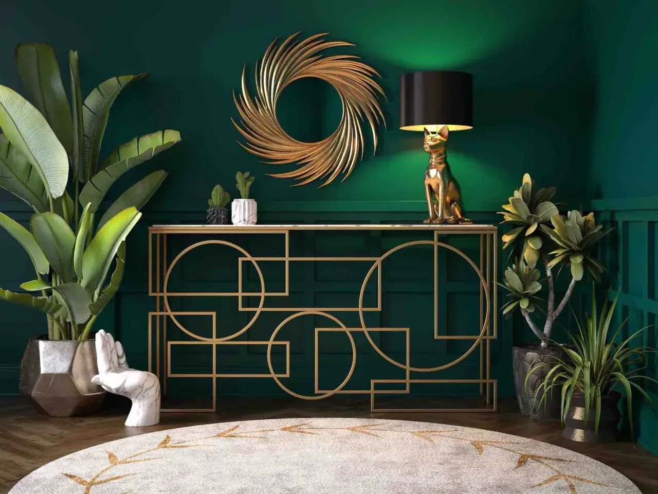 Un salotto in stile art deco anni 20 con piante rigogliose, una lampada a forma di gatto dorato e un tavolino geometrico.