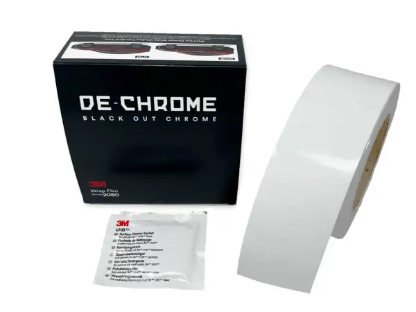 Kit 3M per eliminare le finiture cromate delle macchine. Include pellicola, detergente e istruzioni.